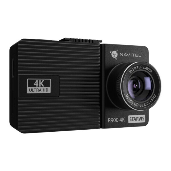 Navitel R900 4K <br/>Современный стильный видеорегистратор NAVITEL R900 4K с матрицей Sony IMX 415 записывает видео в качестве 4K Ultra HD (3840х2160p 30fps). Такое разрешение позволит рассмотреть на записи не только дорожные знаки, разметку и номерные знаки транспортных средств, но и достаточно мелкие детали, такие как, например, дефекты дорожного покрытия. Благодаря многослойной стеклянной линзе со встроенным инфракрасным фильтром качество видеосъемки будет на высоте даже в условиях слабого или излишне яркого освещения, а широкий угол обзора 140° обеспечит съемку не только проезжей части, но и обочины и придорожных тротуаров.<br />
<br />
Держатель-присоска с поворотным фиксатором обеспечивает надежное крепление видеорегистратора к лобовому стеклу. Крепление оснащено разъемом USB-C со сквозной подачей питания, позволяющим избавится от лишних проводов. Второй разъем USB-C на корпусе устройства предназначен для подключения видеорегистратора к компьютеру.<br />
<br />
Видеорегистратор NAVITEL R900 4K оснащен суперконденсатором с практически неограниченным сроком службы, поэтому вы можете не беспокоиться о сохранности видео при отключении питания в случае аварии и не волноваться о работоспособности устройства при резких перепадах температуры на улице. Встроенный суперконденсатор выдерживает экстремальные температуры и более стоек к физическому воздействию воздействие (например к тряске на ухабистой дороге), что повышает степень надежности устройства.<br />
<br />
Весь отснятый NAVITEL R900 4K материал можно хранить на картах microSD до 256 ГБ. Функция G-сенсора сохраняет важные видео в случае любой экстренной ситуации: он фиксирует резкие ускорения и торможения, поворот автомобиля и другие нестандартные ситуации. В таких случаях видео помечаются как специальный файл и будут защищены от перезаписи.