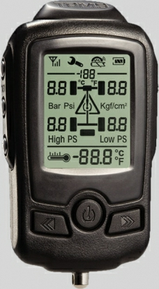 TPmaster TPMS 4-27 Основные характеристики
система контроля давления в шинах с портативным LCD индикатором-брелоком
встроенный программатор
визуальное и звуковое предупреждение о критических параметрах давления и температуры
мониторинг давления и температуры шин в реальном времени
не требует вмешательства в электрику автомобиля
Датчики
система комплектуется 4-мя беспроводными датчиками
имеют инерционную систему активации, т.е. входят в рабочий режим после начала движения
датчики устанавливаются в пасадочное гнездо вентиля
источник питания – батарея Tadiran со сроком службы до 5-ти лет
контрольные параметры по давлению и температуре программируются индивидуально
диапозон измеряемого давления от 0 до 8 Bar
диапозон рабочей температуры от -40°C до +125°С 