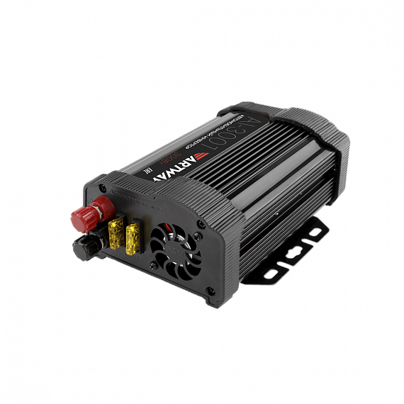 Artway AI-3001 <br/> Преобразователь напряжения Artway AI-3001 — устройство для преобразования входного постоянного напряжения 12В в переменное напряжение 220В 50 Гц на выходе. <br />
  <br />
 ВНИМАНИЕ: выходная волна - модифицированный синус! <br />
  <br />
 Евророзетка предназначена практически для всех бытовых приборов <br />
 Встроенный USB порт <br />
 Питает цифровую, бытовую технику, освещение и другие приборы <br />
 Защита от понижения входного напряжения, перегрузки <br />
 Защита от перегрева и короткого замыкания <br />
 Компактные габариты и малый вес. <br />
  <br />