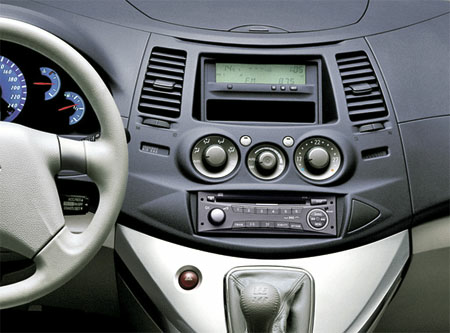 Incar RMS-FC667 - Переходная рамка MITSUBISHI Grandis 2003-2009 (Manual AC),  9″  (тип2, Накладка)