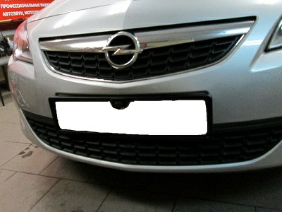 Камера переднего вида в рамке номерного знака AVIS AVS308CPR (CCD)