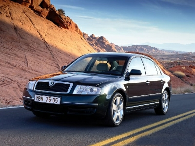 Переходная рамка AVIS AVS500FR для SKODA SUPERB, 2DIN (#114)