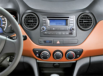 Incar RHY-N43 - Переходная рамка HYUNDAI i-10 2014+ 2din (крепеж)  black