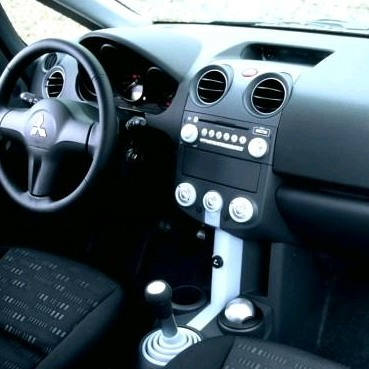 Intro RMS-N05 - Переходная рамка Mitsubishi Colt