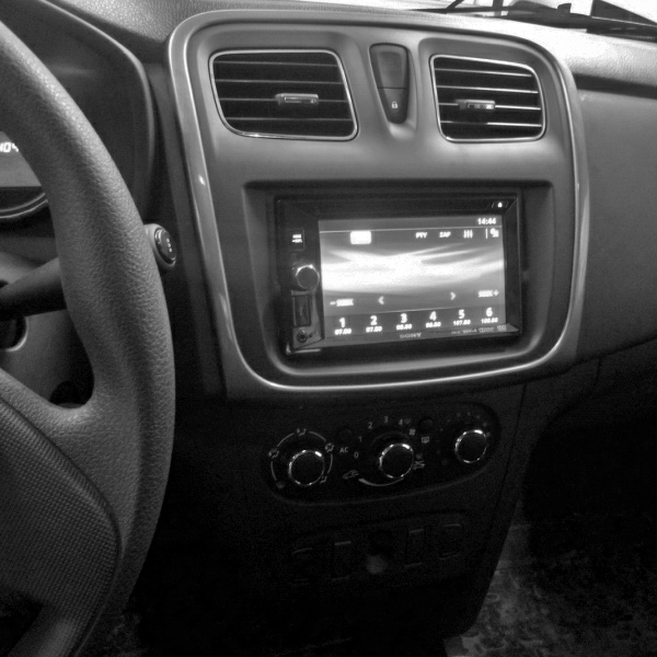 Incar RFR-N33s - RENAULT Logan, Sandero 2013+ (2din)