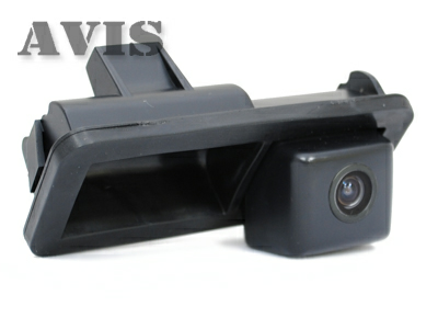 CCD штатная камера заднего вида AVIS AVS321CPR (#013) для FORD C-MAX / FIESTA VI / FOCUS II / KUGA / S-MAX, интегрированная с ручкой багажника