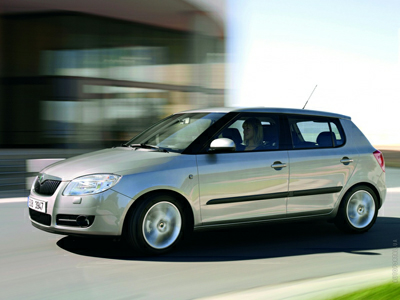 Переходная рамка AVIS AVS500FR для SKODA FABIA (2010-...)/ YETI/ OCTAVIA (2009-...)(комплектация штатный монитор), 2DIN (#146)