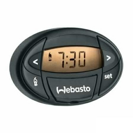 Webasto 1533 Таймер Мини таймер Webasto предназначен для установки в салоне автомобиля. Настройки таймера позволяют настраивать время включения и продолжительность работы подогревателя. Имеется память на 3 программы прогрева автомобиля (например, прогрев автомобиля утром на работу, вечером — с работы и прогрев днем в выходные). Одна из записанных программ устанавливается как текущая. Кнопками управления на таймере можно в любой момент включить или выключить подогреватель. Режим автономной вентиляции автомобиля при использовании минитаймера Webasto является дополнительной опцией. 
Мини таймер Вебасто 1533 обеспечивает управление предпусковыми отопителями Webasto Termo Top. С помощью этой системы управления время работы нагревателя программируется до 24 часов, что является предметом комфорта и удовольствия водителя и пассажиров. Таймер устанавливается на консоли или на приборной панели машины. Небольшие размеры устройства никак не конфликтуют с другими элементами панели. Webasto Таймер 1533 обеспечивает автоматический запуск отопителя согласно заложенной программе, либо включается вручную с помощью кнопки в любое время движения. Как дополнительная опция, подогреватель, оборудованный таймером, переводится в состояние автономной вентиляции с отдельного переключателя. Автоматический режим таймера запускает отопитель в нужное время и выключает его через необходимый интервал времени. Водитель самостоятельно может корректировать режим работы – когда запустить подогреватель и до какого времени ему работать. Webasto Таймер 1533 предусматривает программирование до трех срабатываний. Например, отопитель можно запрограммировать на утро, вечер и нужный час дня. Подобные системы управления Вебасто обеспечивают простую настройку стабильного графика работы, в итоге водитель всегда доволен интеллектом этого умного устройства. Webasto Таймер 1533 - безупречный вариант для графика поездок при активном образе жизни.