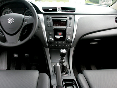 Переходная рамка AVIS AVS500FR для SUZUKI KIZASHI, 2DIN (#123)