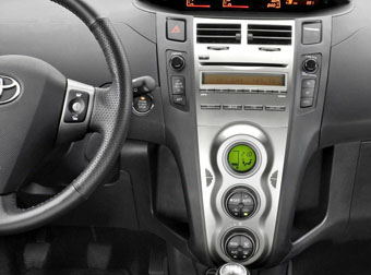 Incar RTY-N30 - Переходная рамка Toyota Yaris (2005-2012) - 2DIN