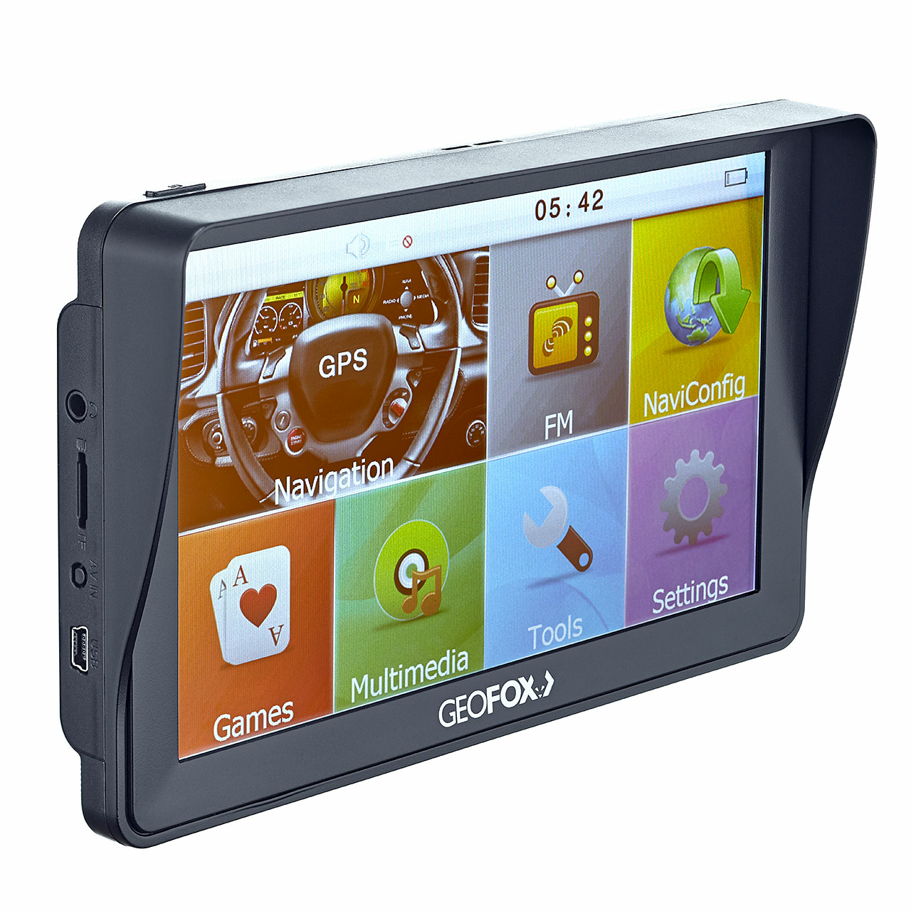 Geofox MID 703 SЕ <br/>GPS Навигатор Geofox MID 703 SE с тонким 13 мм. корпусом, четким и ярким 7" экраном и козырьком. Навигатор получил экран с разрешением 800x480 и мощный процессор MSB2531A 800 МГц. Навигатор Geofox легко соединяется с магнитолой по радиоканалу и транслирует все звуки через автомобильную акустику благодаря FM модулятору. 
Может использоваться, как проигрыватель мультимедийных файлов, музыки или для просмотра фотографии с microSD карты.<br />