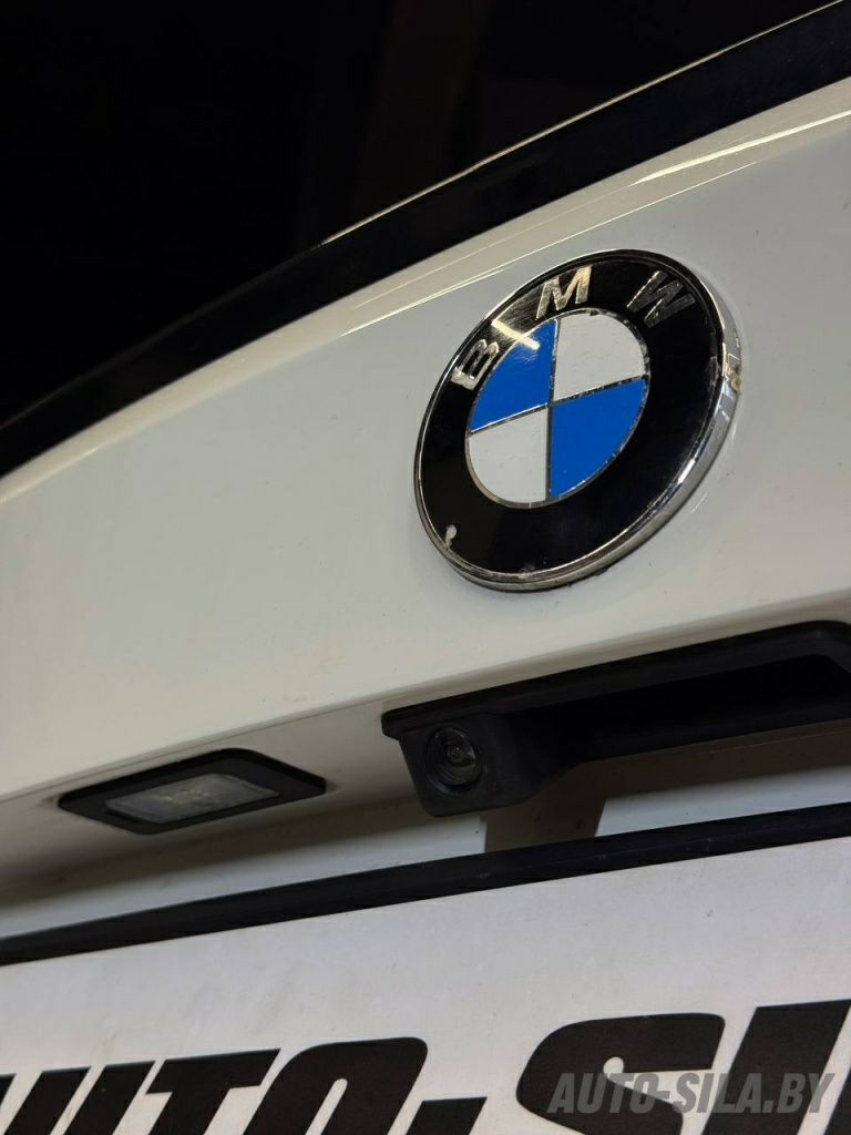 установка камеры заднего вида в BMW E92