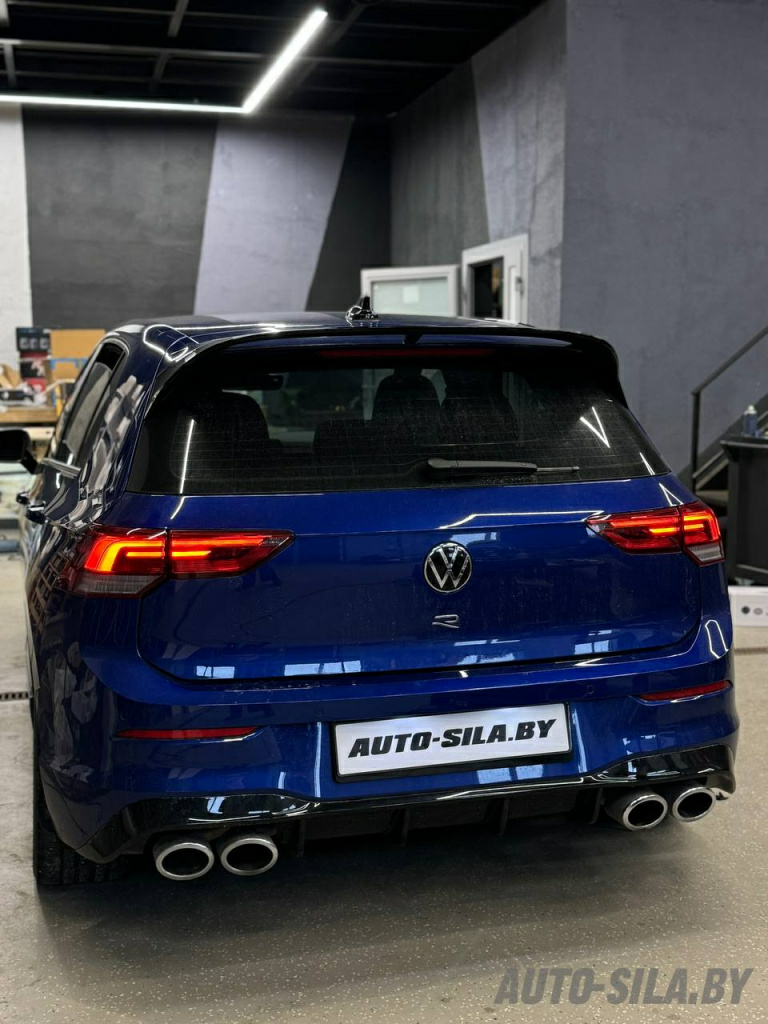 установка акустики в VW Golf R