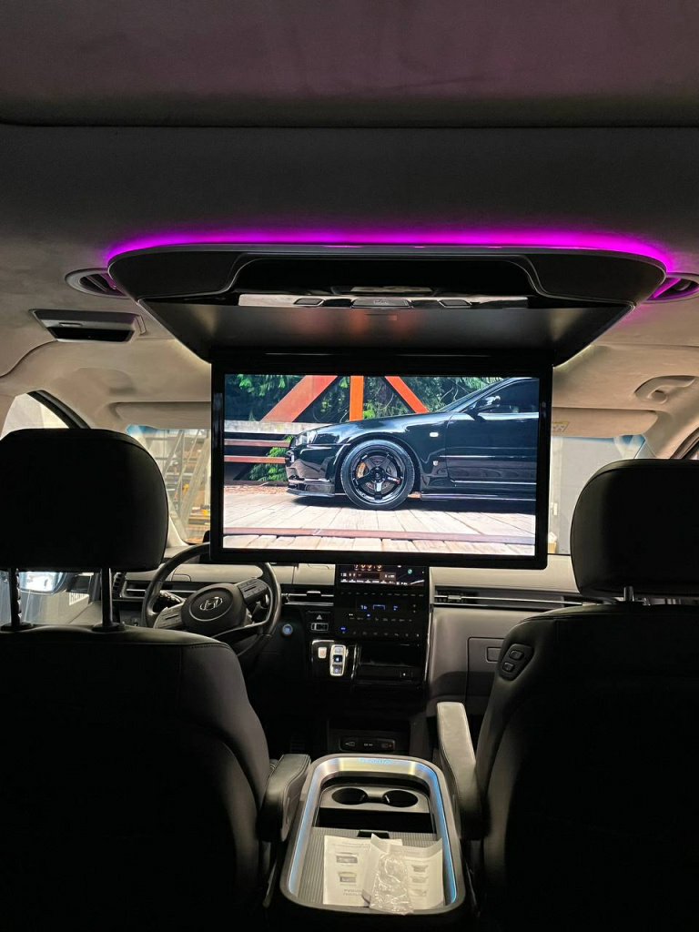  потолочный монитор в Hyundai Staria
