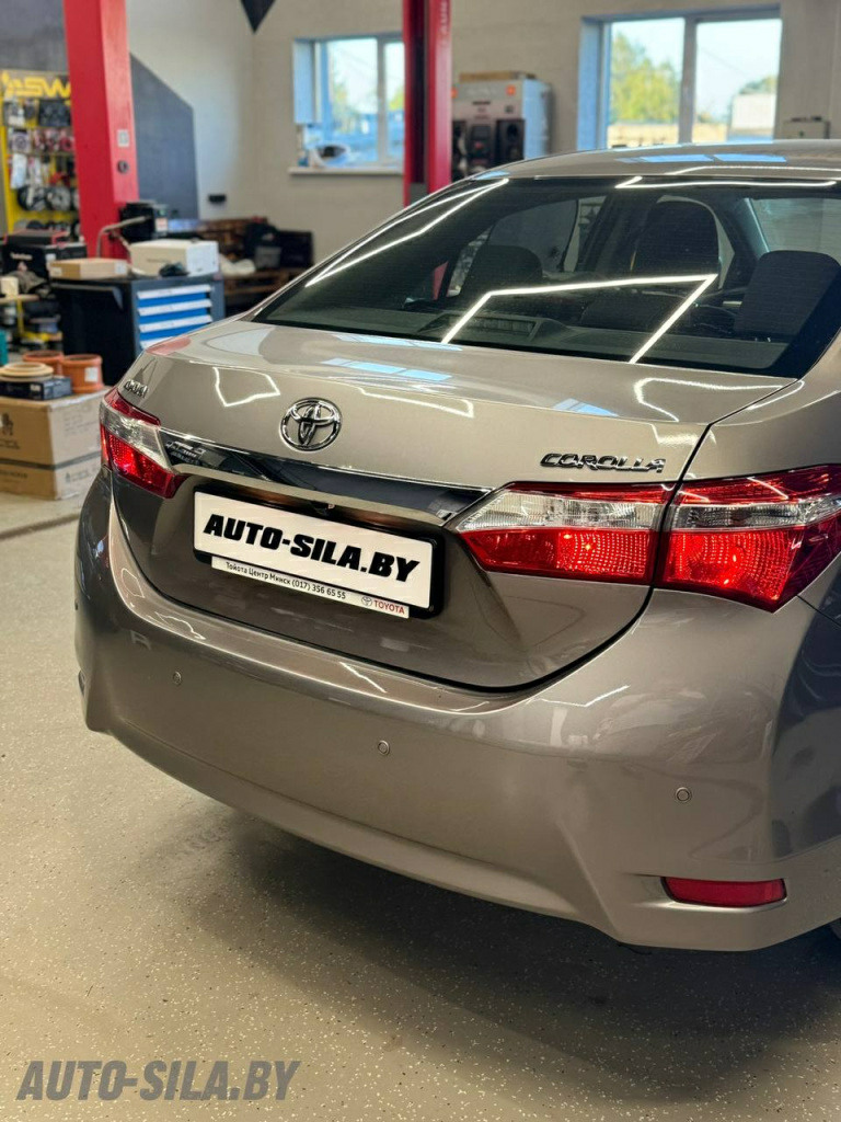 установка камеры заднего вида в Toyota Corolla установка камеры заднего вида в Toyota Corolla
