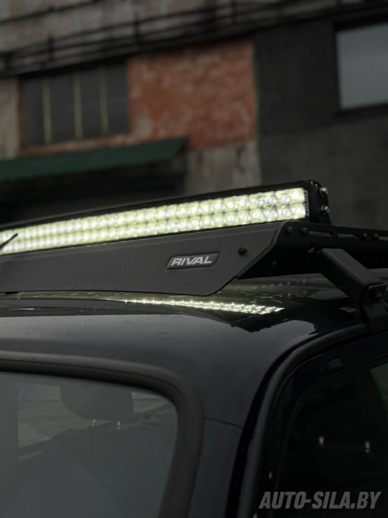 новое освещение на крышу Лада Нива