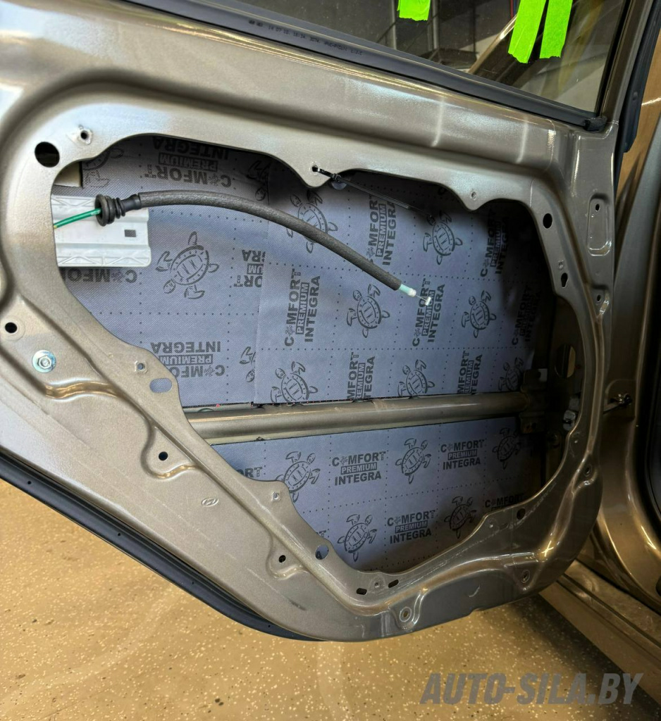 виброизоляция дверей материалом ComfortMat Integra в Hyundai виброизоляция дверей материалом ComfortMat Integra в Hyundai