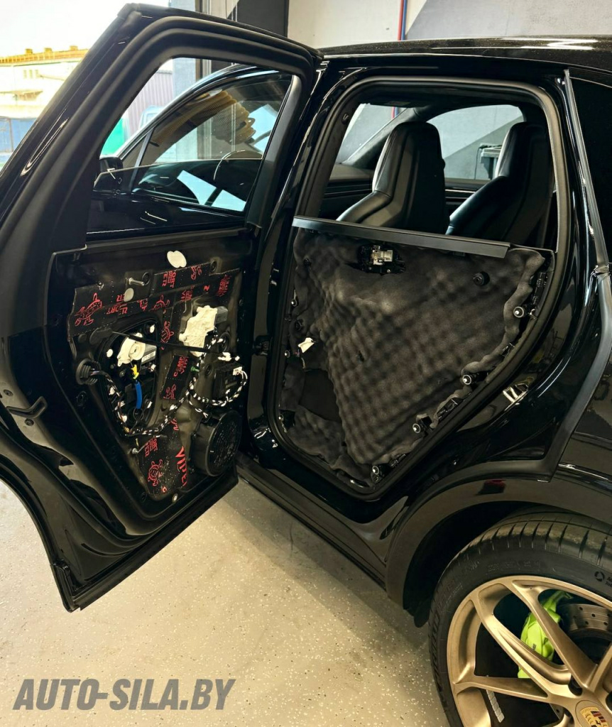 вибро- и шумоизоляция дверей в Porsche Cayenne вибро- и шумоизоляция дверей в Porsche Cayenne