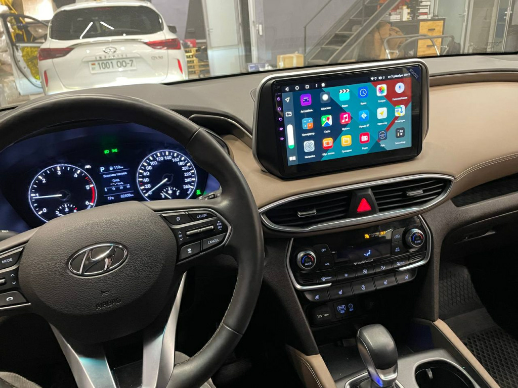 новое головное устройство в Hyundai Santa Fe новое головное устройство в Hyundai Santa Fe