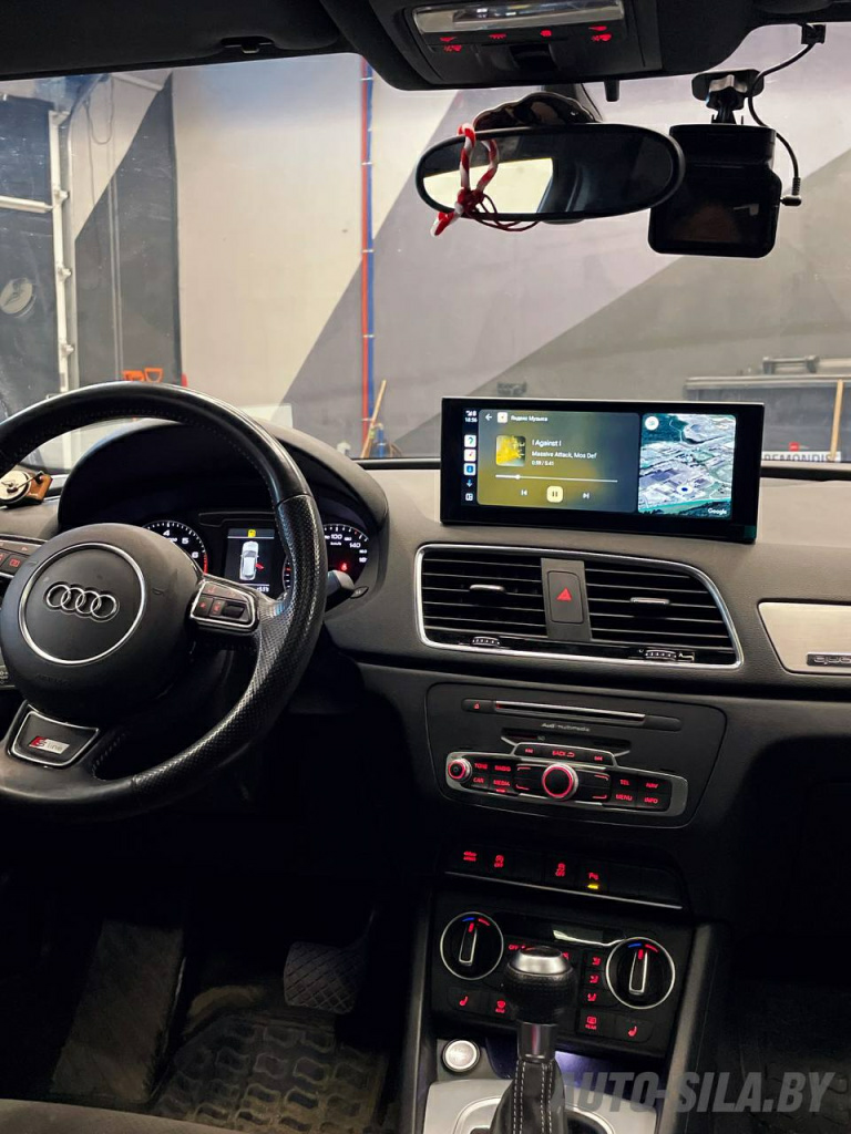 новый широкоформатный экран в Audi Q3