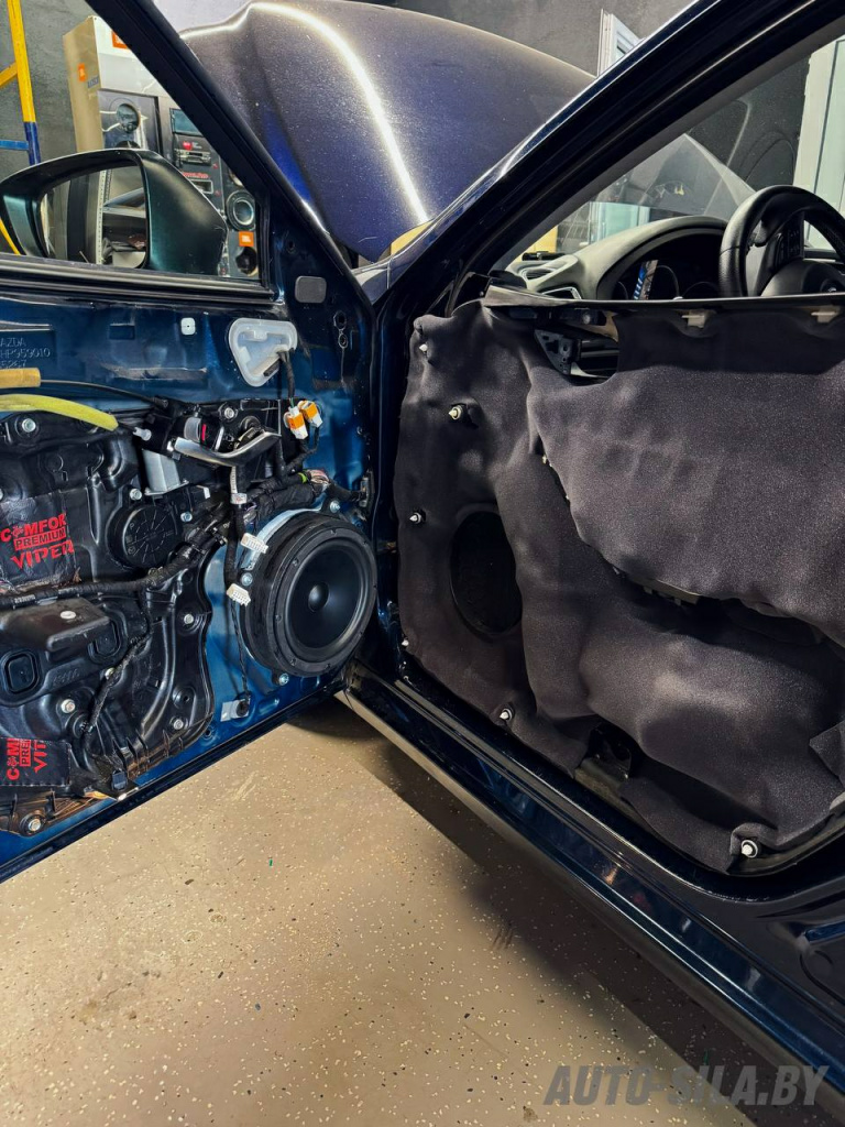 акустическая система Gladen RS200 в передних дверях в Мазда 6 акустическая система Gladen RS200 в передних дверях в Мазда 6
