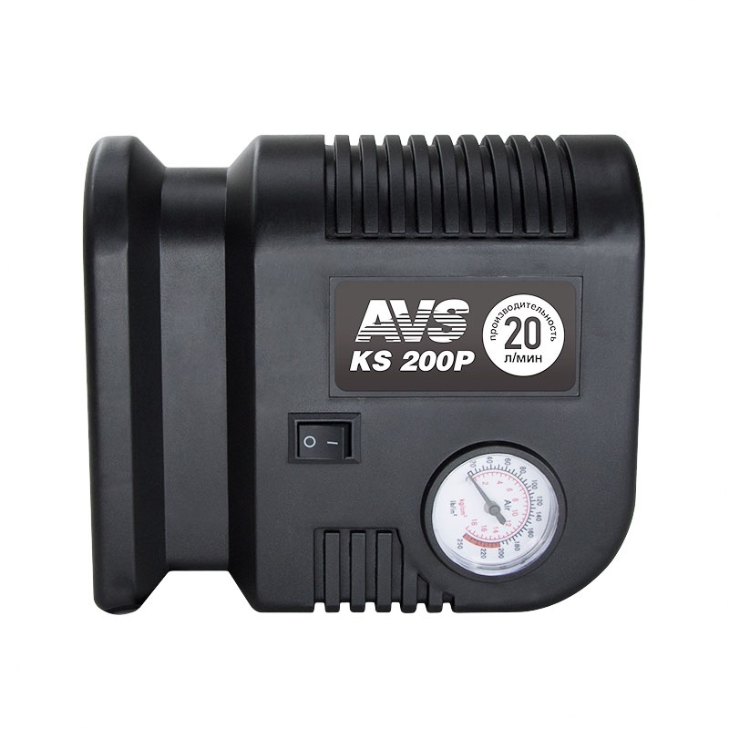 AVS Turbo KS 200P <br/>Автомобильный компрессор AVS Turbo KS 200P - поршневой, создающий давление за счёт движения поршня. Из этого следует большая мощность, скорость накачки и всепогодность.<br />
<br />
 - Способ подключения - через прикуриватель.<br />
Через прикуриватель - удобнее, а через клеммы - надежнее. Более того, мощные компрессоры стоит подключать только через клеммы, чтобы не испортить прикуриватель. <br />
 - Комплектуется различными насадками-переходниками для подкачки чего угодно. <br />
 - Высокоточный двухшкальный манометр для измерения давления.<br />