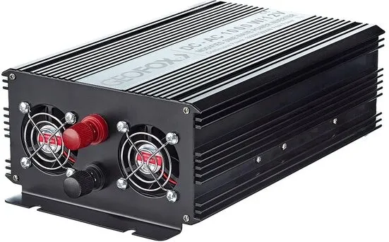 Geofox MD 1000W/24V <br/>Автомобильный инвертор Geofox MD 1000W 24V (для грузовых машин)<br /> 
<br /> 
Устройство предназначено для питания различных устройств (мобильные устройства, КПК). Подходит для питания бытовых приборов с небольшим потреблением электроэнергии. Незаменимое устройство для длительных путешествий и командировок.<br />
<br /> 
 - Входящее напряжение 24V (для грузовых машин)<br /> 
 - Выходящее напряжение 220-240V<br /> 
 - Защита от перепада напряжения <br /> 
 - Защита от короткого замыкания <br /> 
 - Защита от перегрузки <br /> 
 - Защита от перегрева <br /> 
 - Защита от низкого входного напряжения<br /> 
 - Активная система охлаждения<br /> 
 - Алюминиевый корпус  <br /> 
 - Соединительные провода в комплекте<br /> 
 - Длина проводов 0,5м <br /> 
 - Кнопка включения<br /> 
 - Евророзетка<br /> 
 - Дополнительно: Наличие USB порта 5V-500mA<br /> 
 - Отображение в цифровой форме<br /> 
 - Модифицированная синусоида<br />